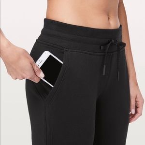 Lululemon Warm Down Jogger. Black